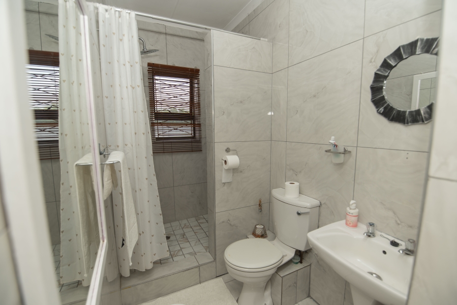 4 Bedroom Property for Sale in Humewood Extension Eastern Cape